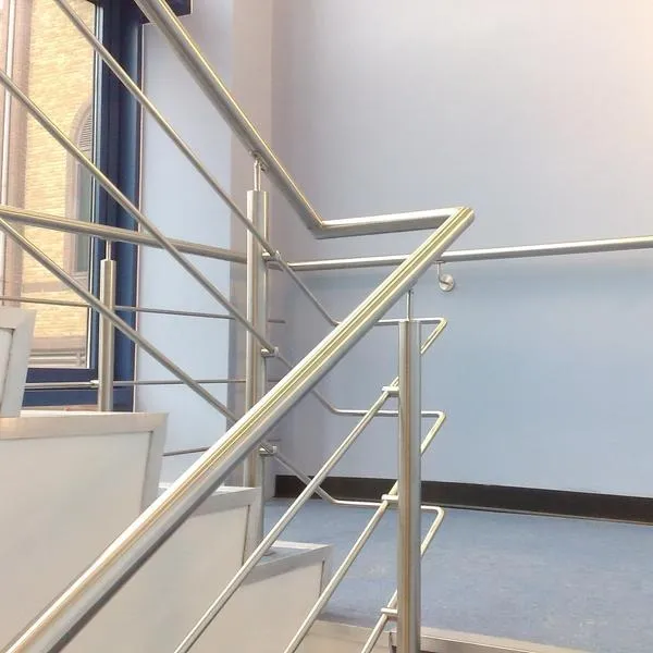 Czy balustrady są niezbędne do odbioru domu? Przegląd wymagań budowlanych