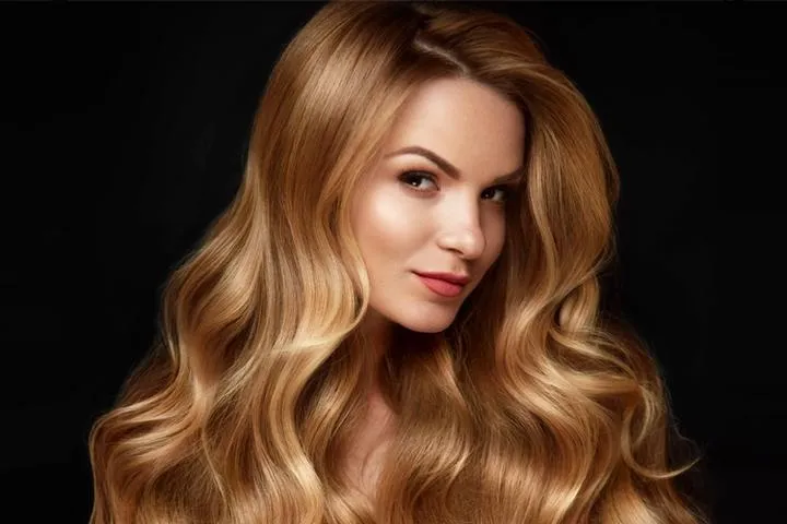 Odkryj sekrety: jak uzyskać piękny miodowy kolor włosów