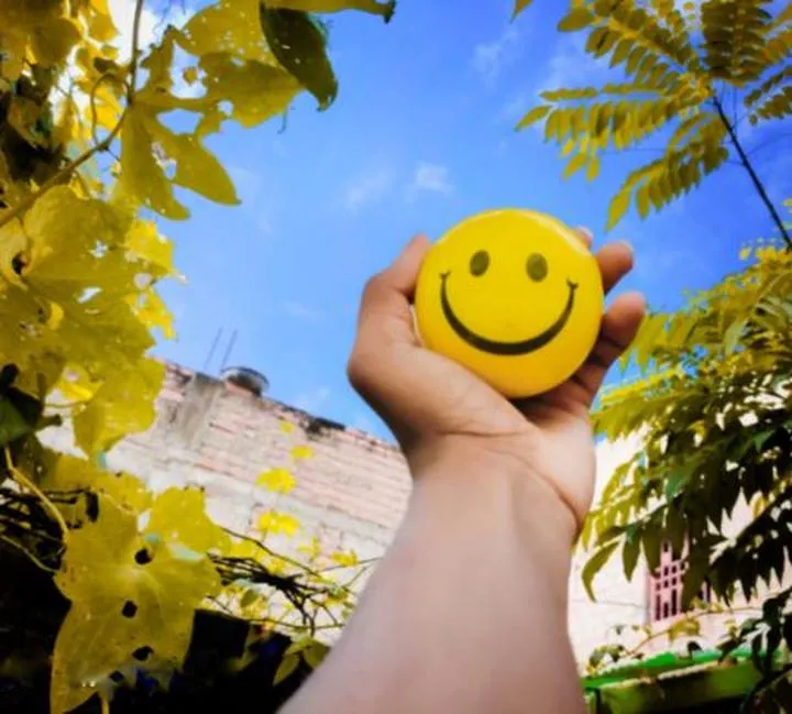 Odkryj sekrety szczęścia: 7 fundamentów życiowej radości w PDF do pobrania