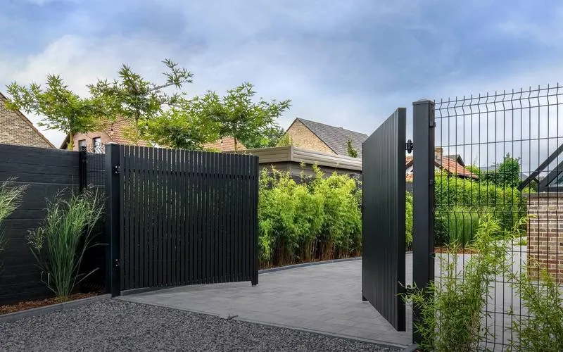 Praktyczny przewodnik: Jak zamontować bramę skrzydłową krok po kroku