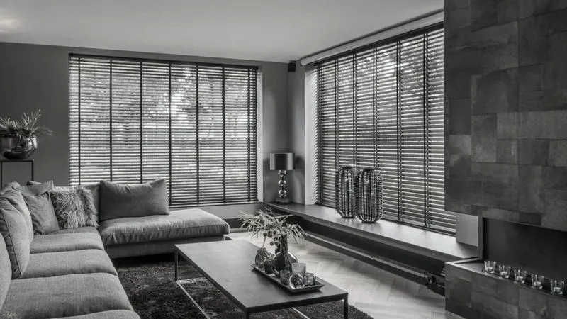 Praktyczny przewodnik: jak zamontować rolety wewnętrzne w kilku prostych krokach