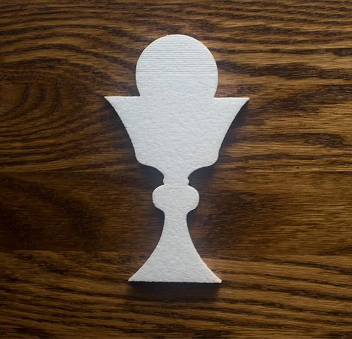 Twórz niezwykłe dekoracje: jak zrobić kielich ze styropianu krok po kroku