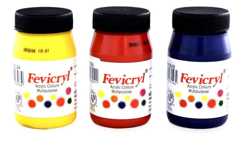 Malowanie farbami do tkanin