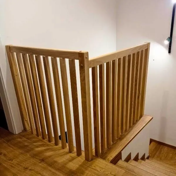Montaż balustrady drewnianej
