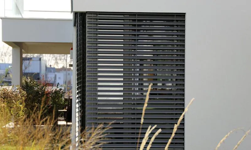 Narzędzia i materiały do montażu żaluzji