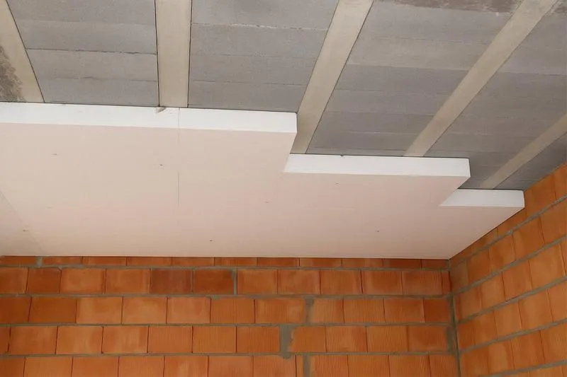Ocieplenie sufitu w bloku