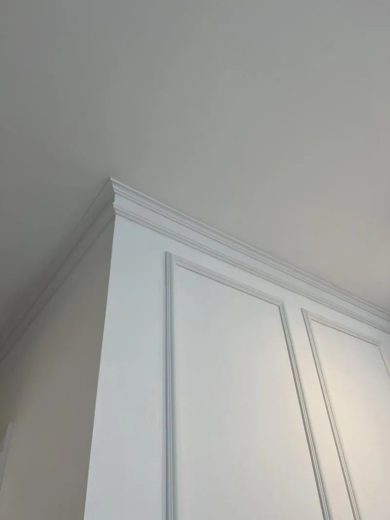 Przygotowanie sufitu do montażu listew